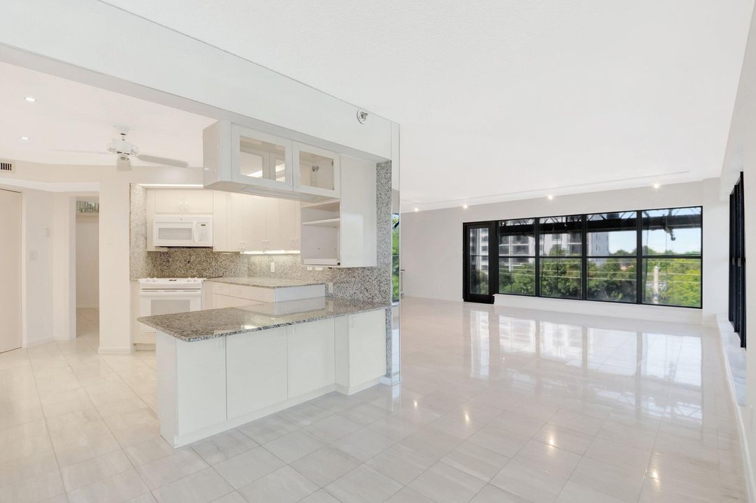 For Sale: $1,399,000 (3 beds, 3 baths, 2650 Square Feet)