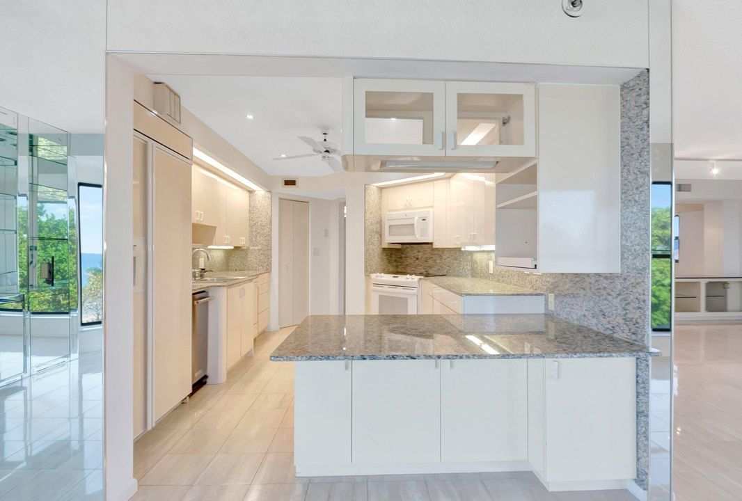 For Sale: $1,399,000 (3 beds, 3 baths, 2650 Square Feet)