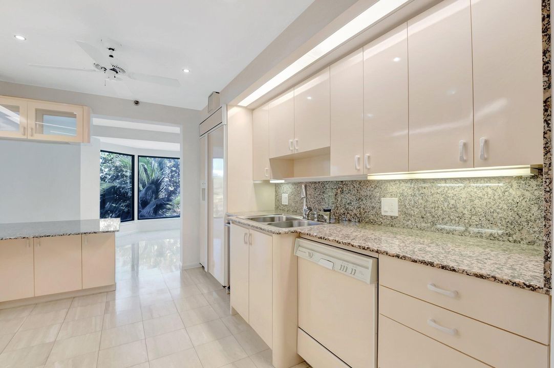 For Sale: $1,399,000 (3 beds, 3 baths, 2650 Square Feet)