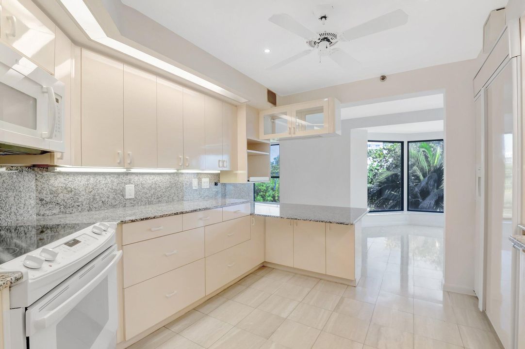 For Sale: $1,399,000 (3 beds, 3 baths, 2650 Square Feet)