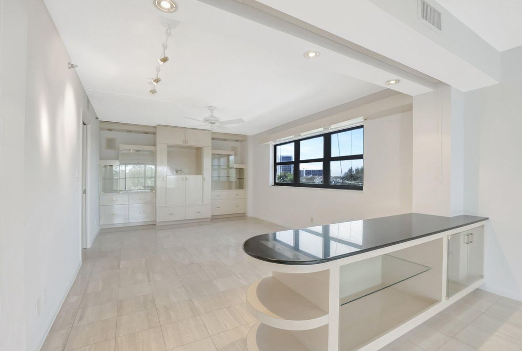 For Sale: $1,399,000 (3 beds, 3 baths, 2650 Square Feet)