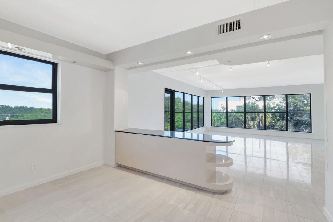 For Sale: $1,399,000 (3 beds, 3 baths, 2650 Square Feet)