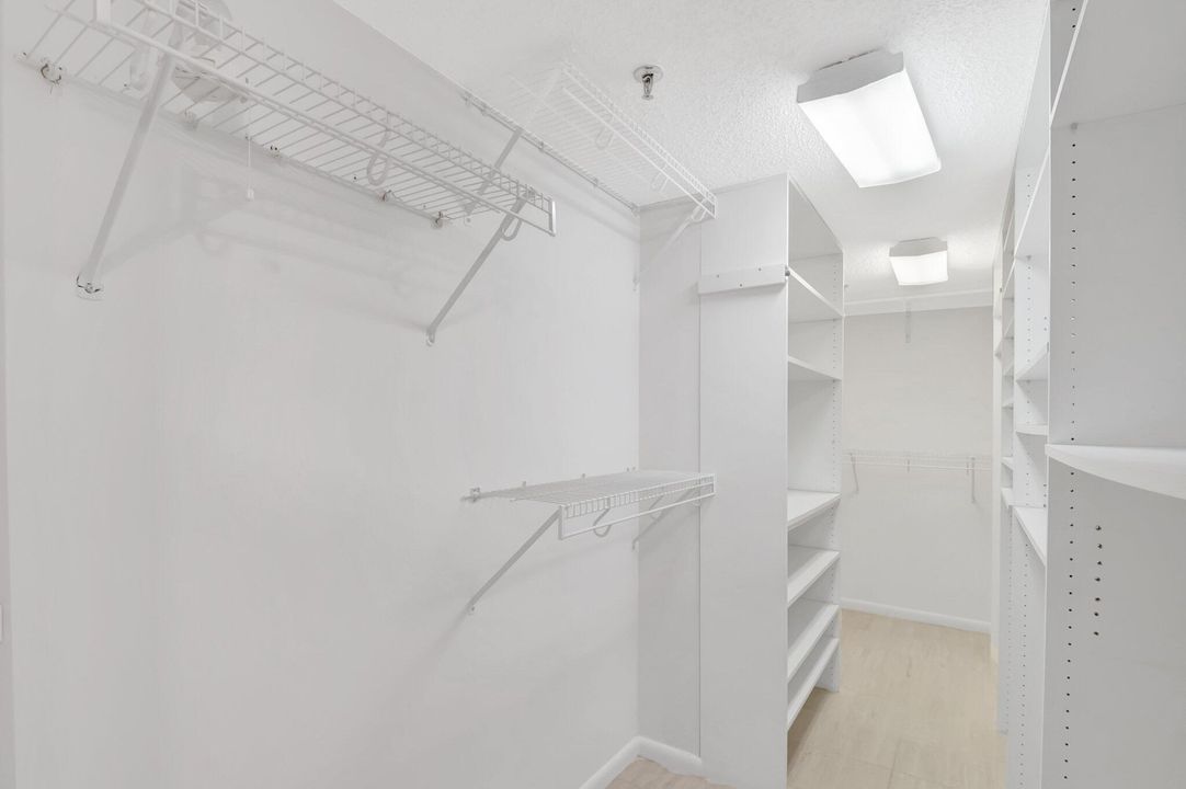 For Sale: $1,399,000 (3 beds, 3 baths, 2650 Square Feet)