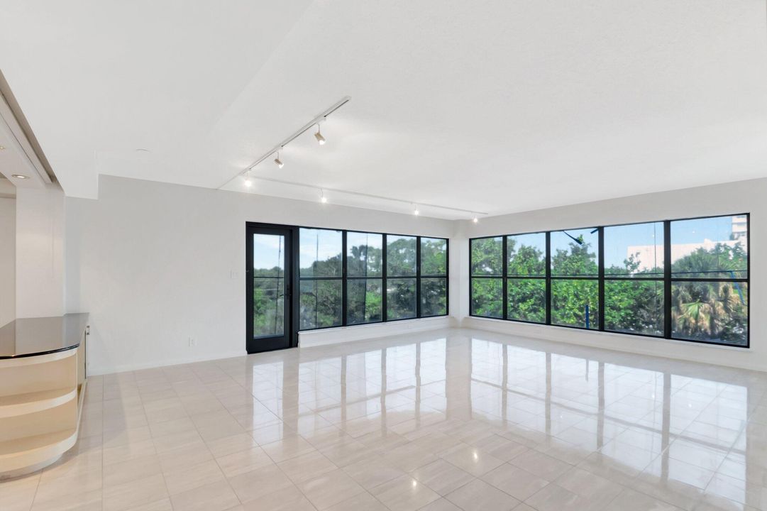 For Sale: $1,399,000 (3 beds, 3 baths, 2650 Square Feet)