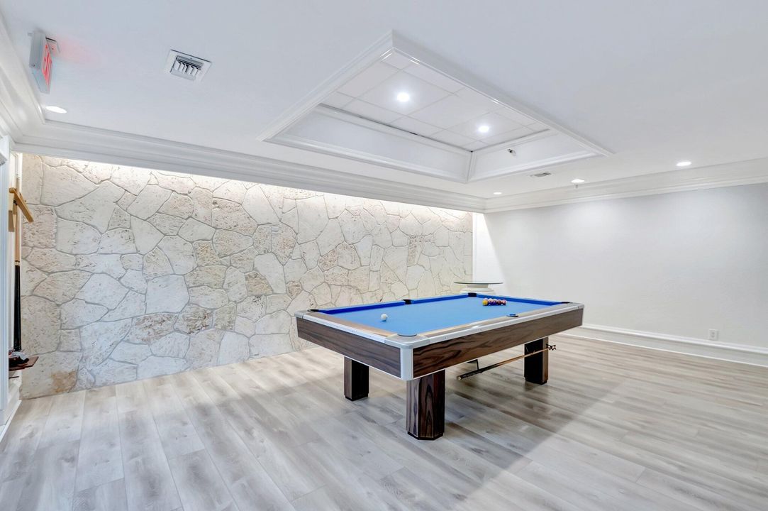 For Sale: $1,399,000 (3 beds, 3 baths, 2650 Square Feet)