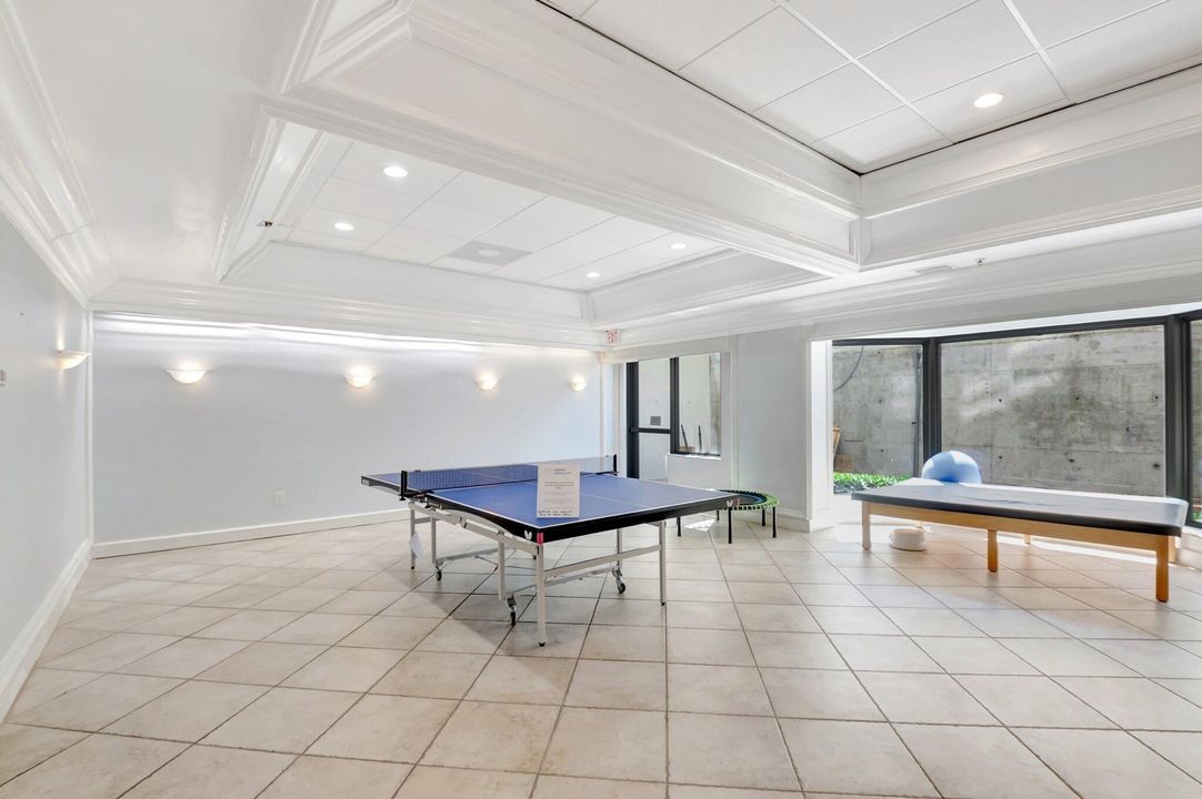 For Sale: $1,399,000 (3 beds, 3 baths, 2650 Square Feet)