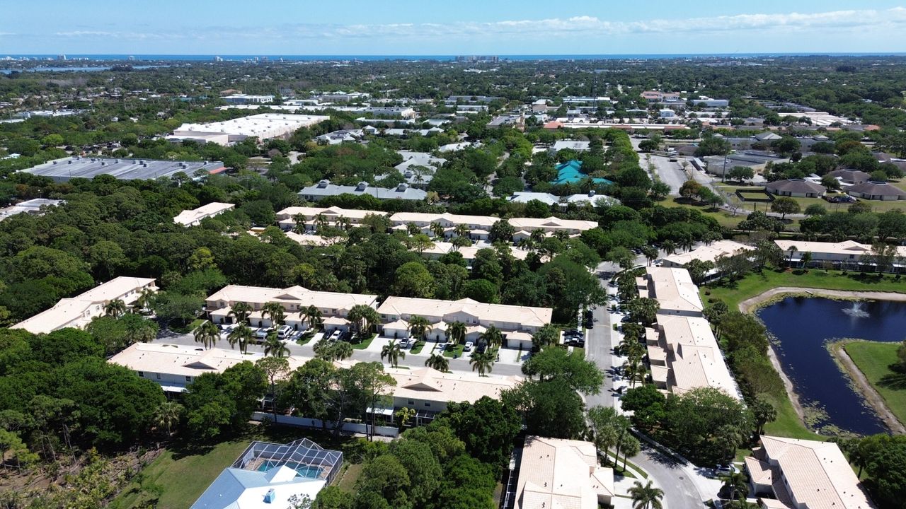 待售: $376,500 (2 贝兹, 2 浴室, 1233 平方英尺)