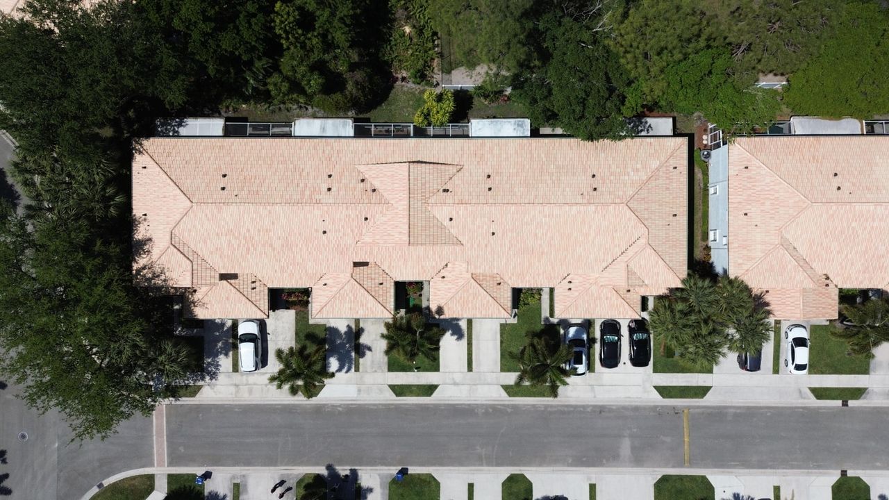 待售: $376,500 (2 贝兹, 2 浴室, 1233 平方英尺)