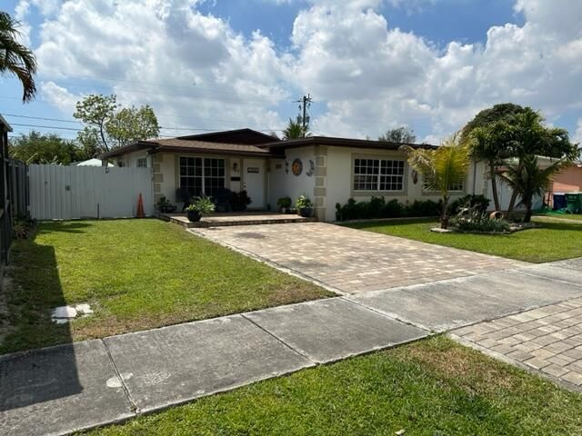 Recently Sold: $625,000 (3 beds, 2 baths, 1301 Square Feet)