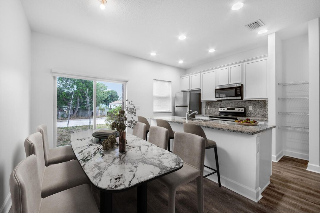 For Sale: $375,000 (3 beds, 2 baths, 1062 Square Feet)