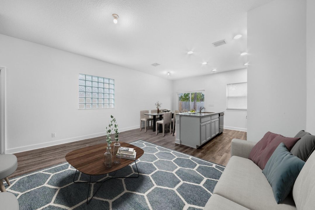 For Sale: $375,000 (3 beds, 2 baths, 1062 Square Feet)