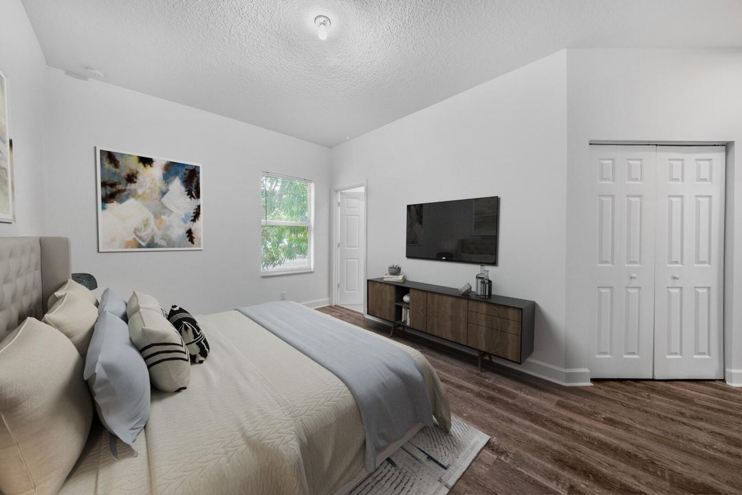 For Sale: $375,000 (3 beds, 2 baths, 1062 Square Feet)