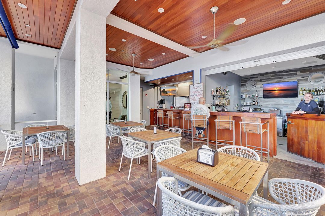 For Rent: $4,750 (2 beds, 2 baths, 1228 Square Feet)