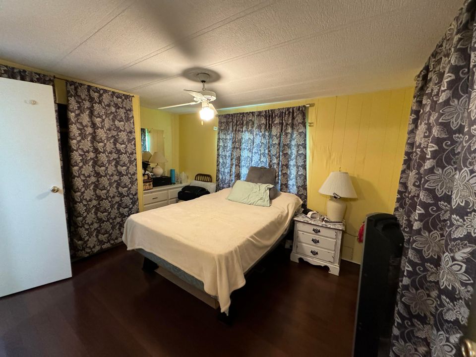 For Sale: $25,000 (2 beds, 2 baths, 1000 Square Feet)