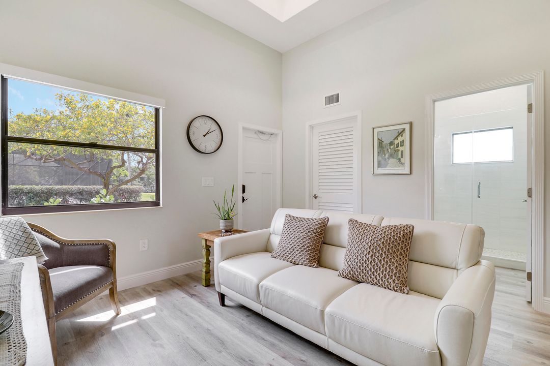 出租: $4,000 (2 贝兹, 1 浴室, 835 平方英尺)