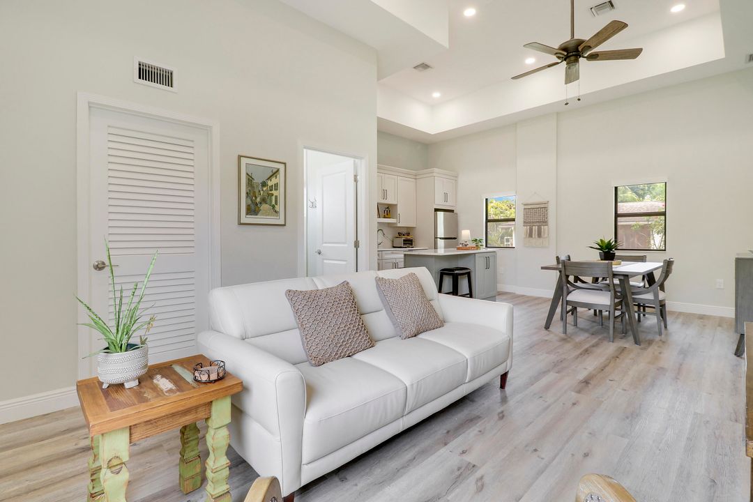 出租: $4,000 (2 贝兹, 1 浴室, 835 平方英尺)