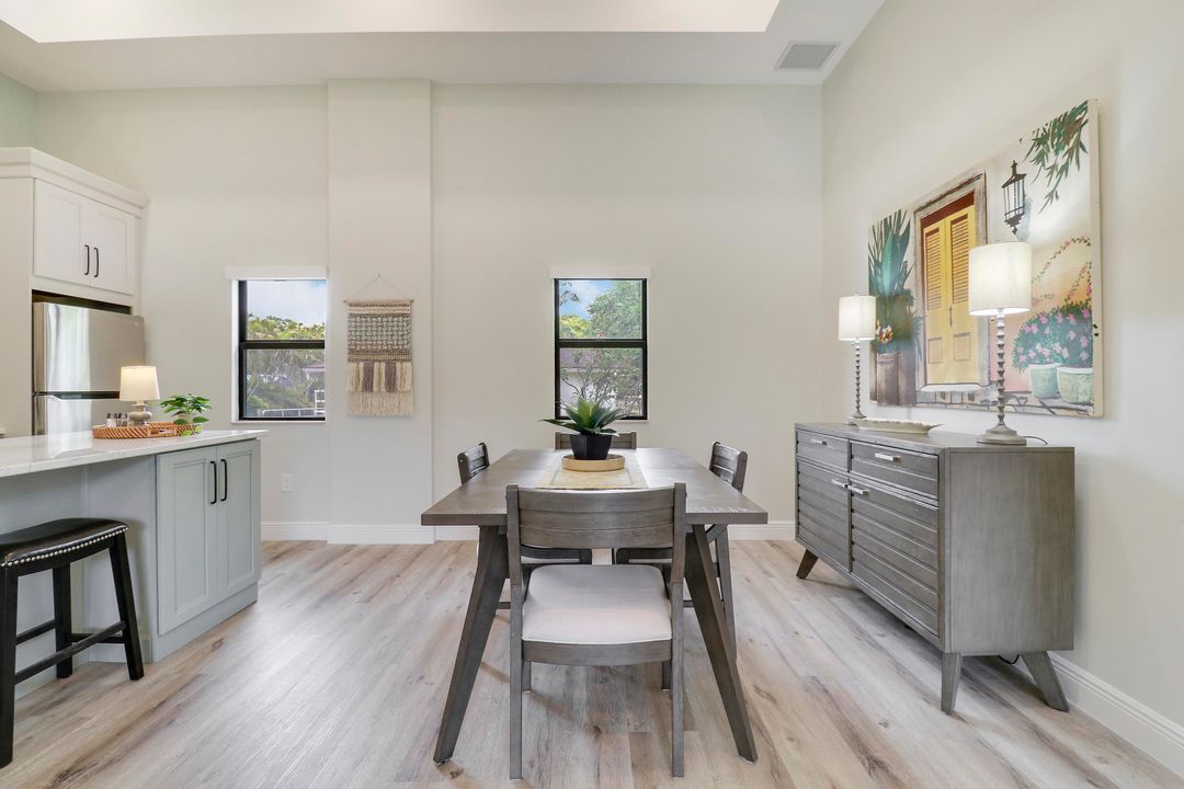 出租: $4,000 (2 贝兹, 1 浴室, 835 平方英尺)