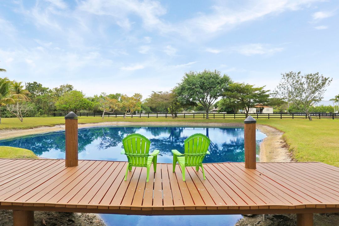 出租: $4,000 (2 贝兹, 1 浴室, 835 平方英尺)