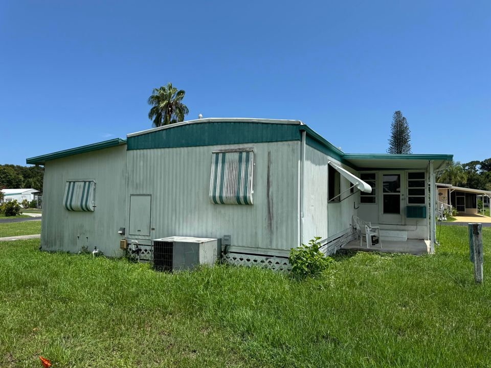 For Sale: $25,000 (2 beds, 2 baths, 1000 Square Feet)