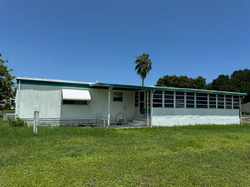 For Sale: $25,000 (2 beds, 2 baths, 1000 Square Feet)