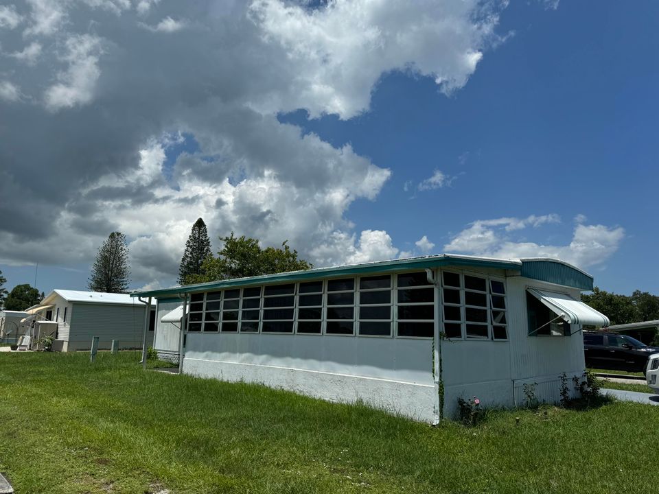 For Sale: $25,000 (2 beds, 2 baths, 1000 Square Feet)