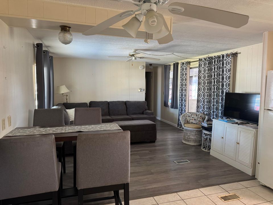 For Sale: $25,000 (2 beds, 2 baths, 1000 Square Feet)