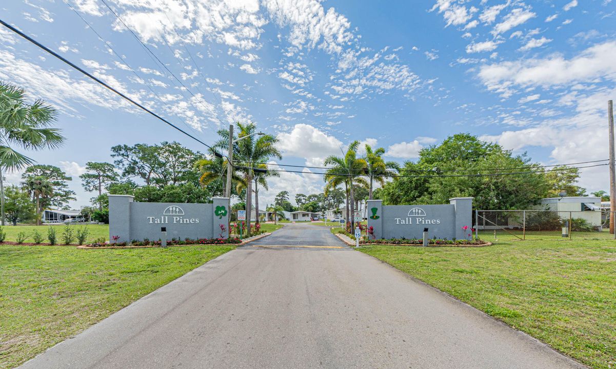 For Sale: $25,000 (2 beds, 2 baths, 1000 Square Feet)