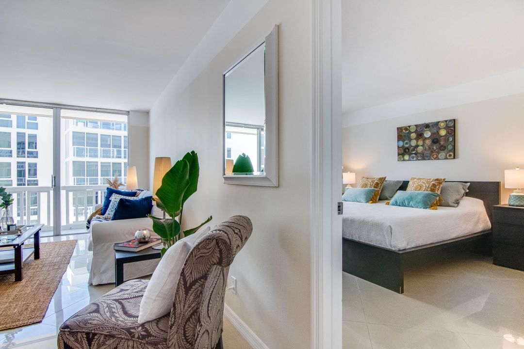 Active With Contract: $4,500 (1 beds, 1 baths, 800 Square Feet)