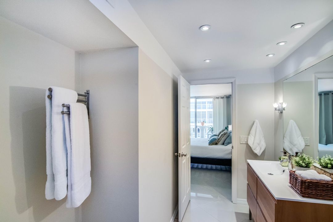 Active With Contract: $4,500 (1 beds, 1 baths, 800 Square Feet)