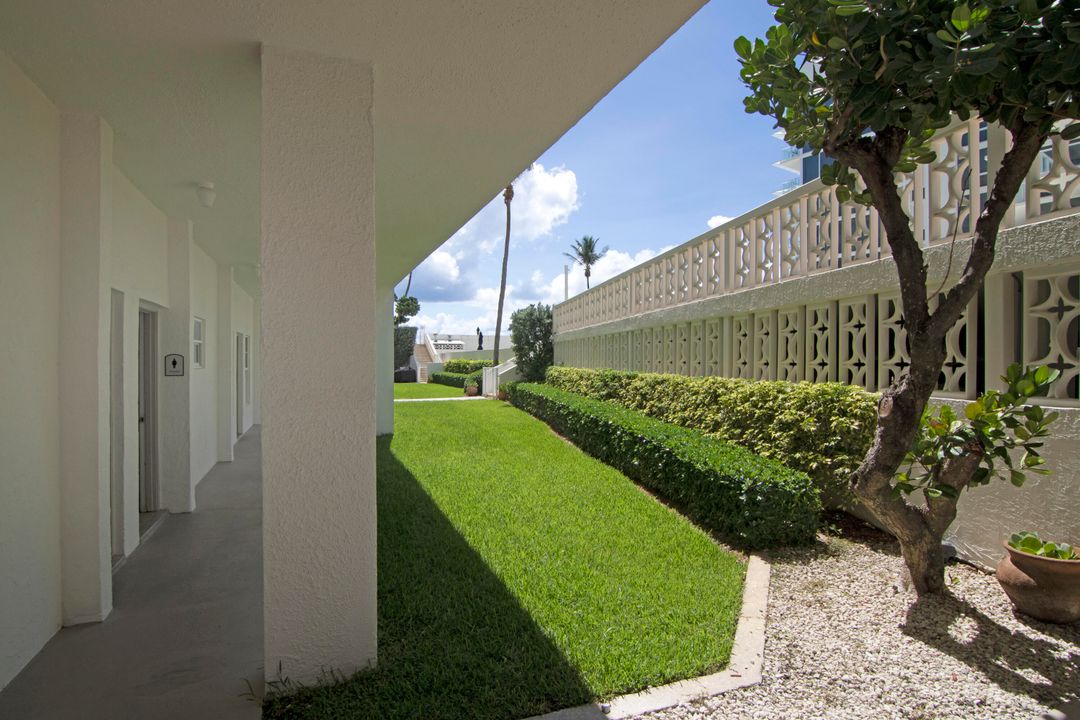 Active With Contract: $4,500 (1 beds, 1 baths, 800 Square Feet)