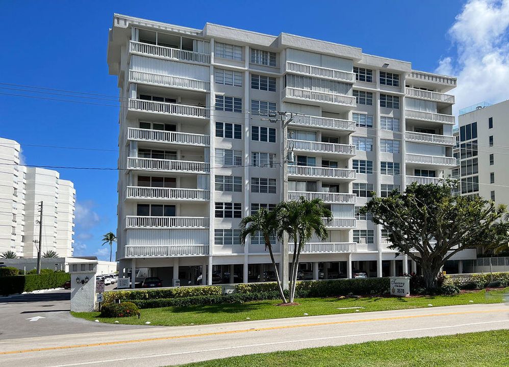 Active With Contract: $4,500 (1 beds, 1 baths, 800 Square Feet)