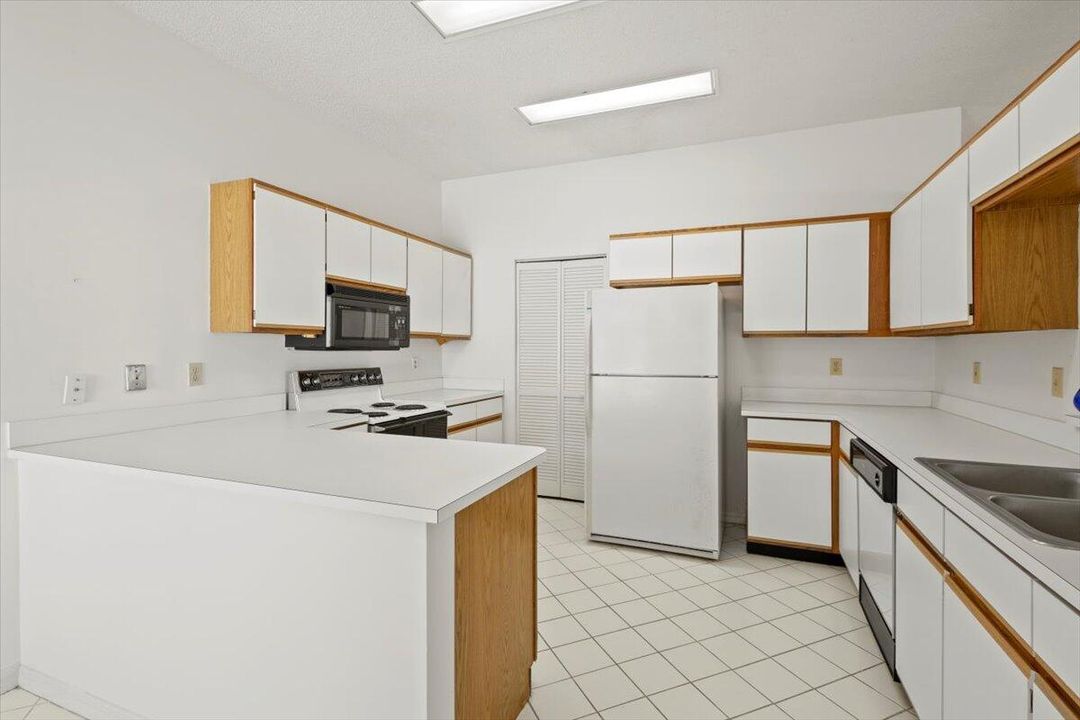 En Venta: $329,500 (2 camas, 2 baños, 1756 Pies cuadrados)