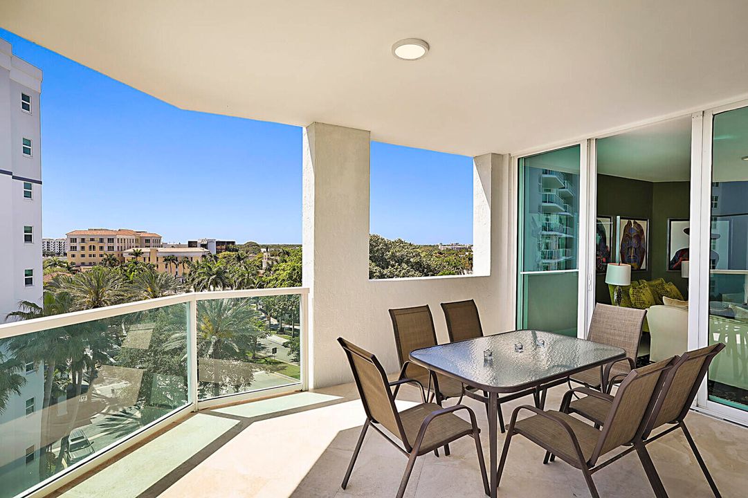 Active With Contract: $1,795,000 (3 beds, 3 baths, 2254 Square Feet)