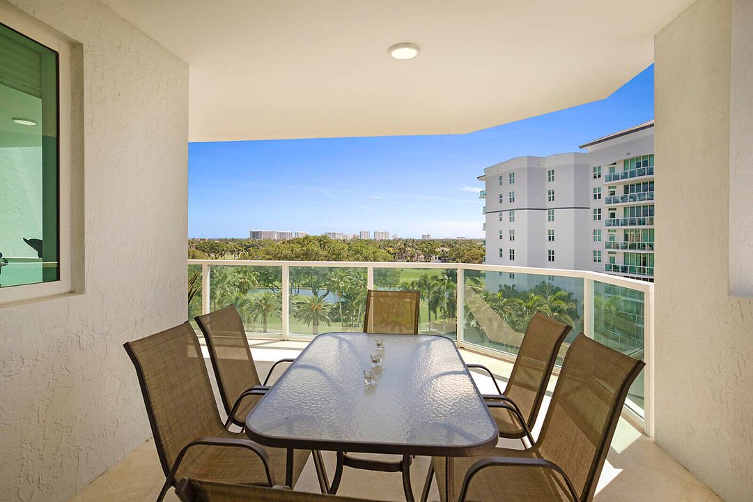 Active With Contract: $1,795,000 (3 beds, 3 baths, 2254 Square Feet)