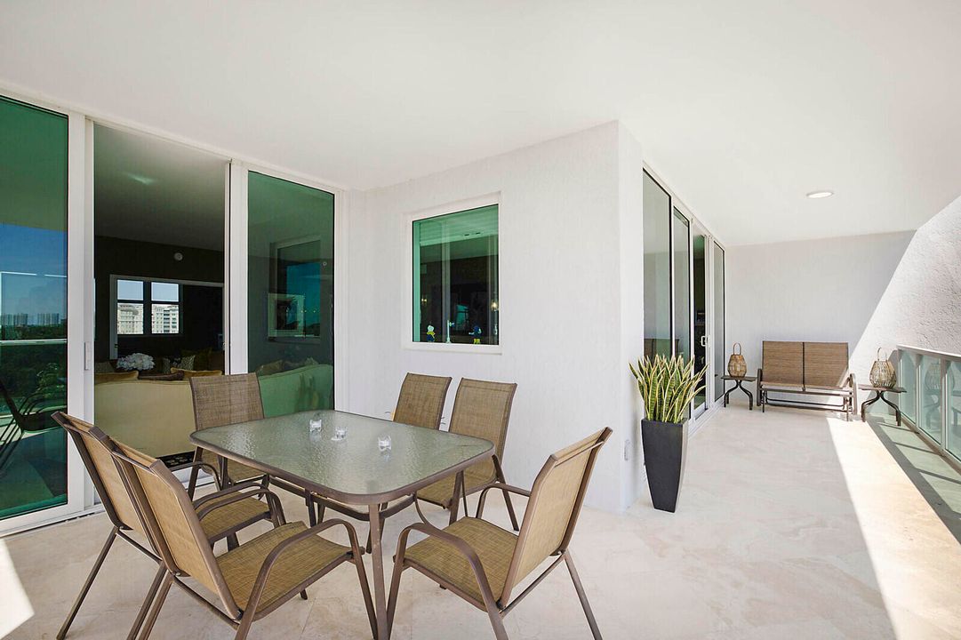 Active With Contract: $1,795,000 (3 beds, 3 baths, 2254 Square Feet)