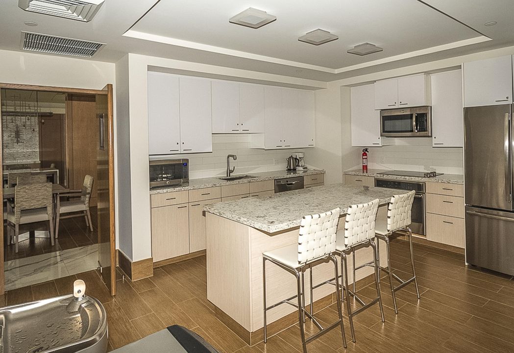 待售: $925,000 (3 贝兹, 3 浴室, 2006 平方英尺)