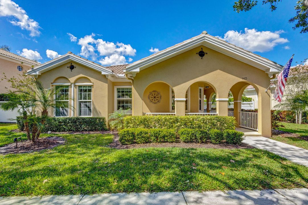 Recently Sold: $969,000 (3 beds, 2 baths, 1777 Square Feet)