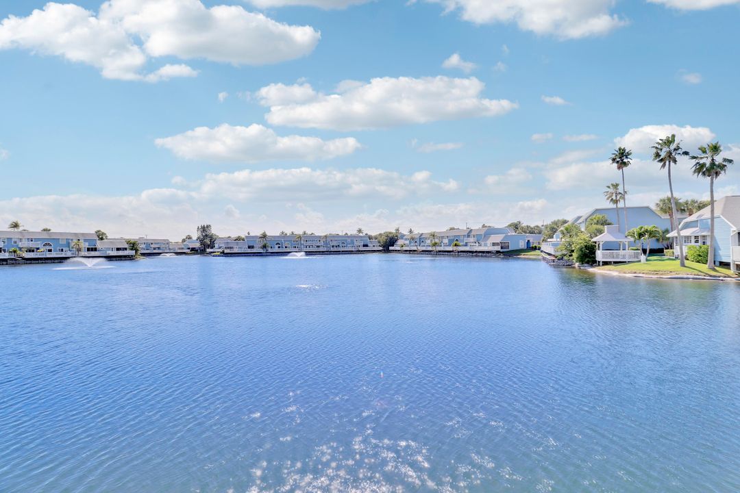 待售: $600,000 (2 贝兹, 2 浴室, 1279 平方英尺)