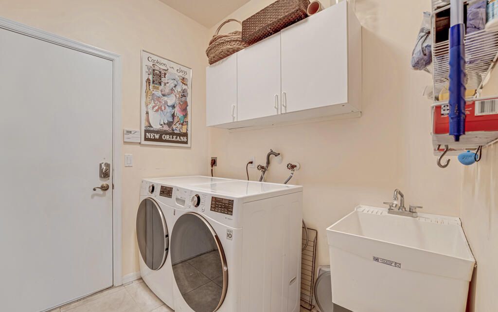 For Sale: $594,990 (4 beds, 2 baths, 2231 Square Feet)