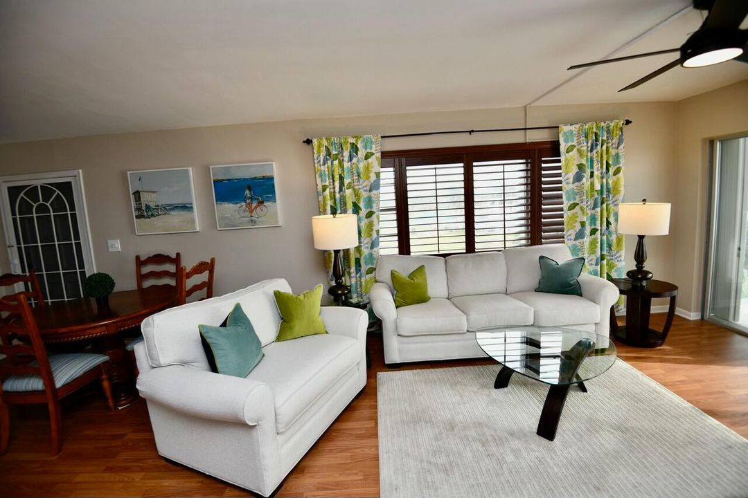 最近租的: $4,450 (2 贝兹, 2 浴室, 1363 平方英尺)