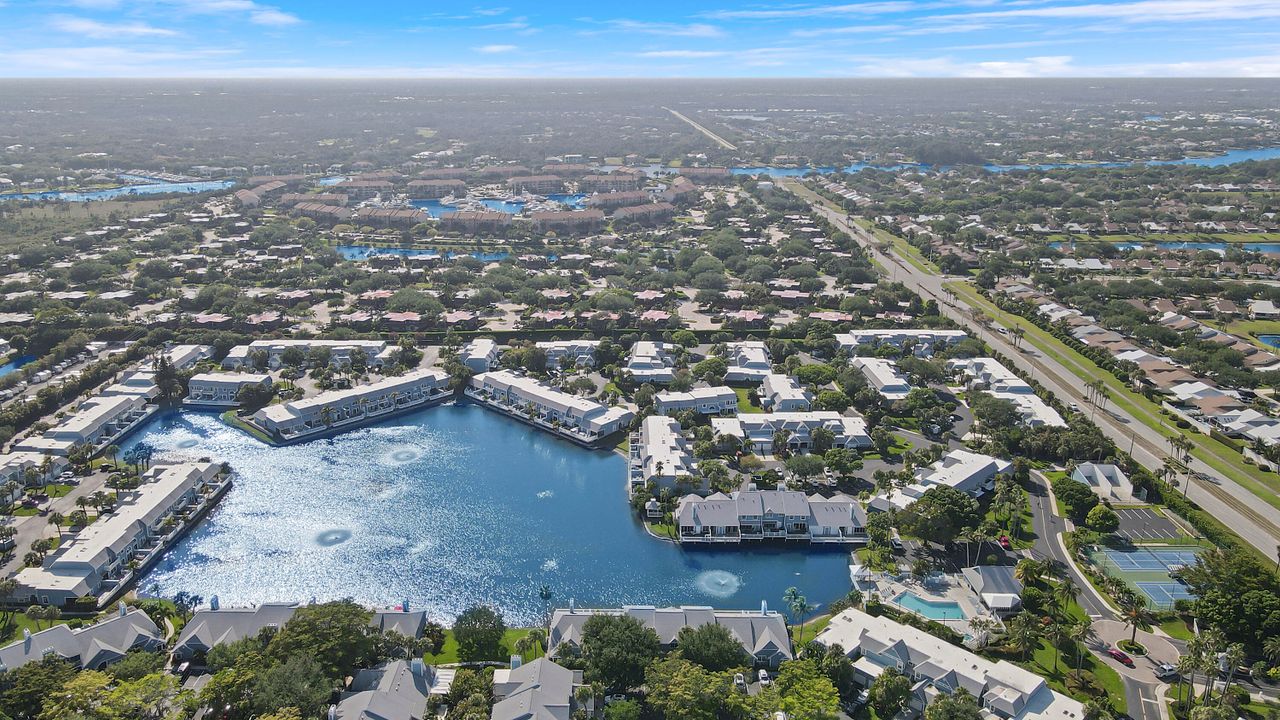 待售: $600,000 (2 贝兹, 2 浴室, 1279 平方英尺)