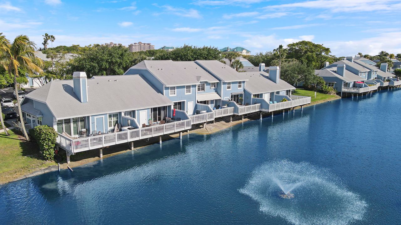 待售: $600,000 (2 贝兹, 2 浴室, 1279 平方英尺)