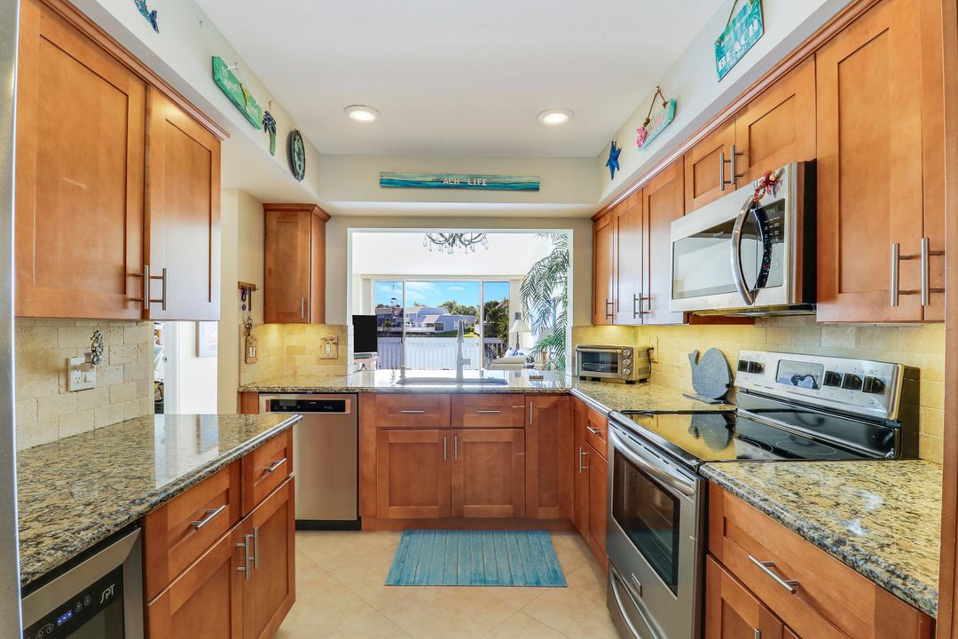 待售: $600,000 (2 贝兹, 2 浴室, 1279 平方英尺)