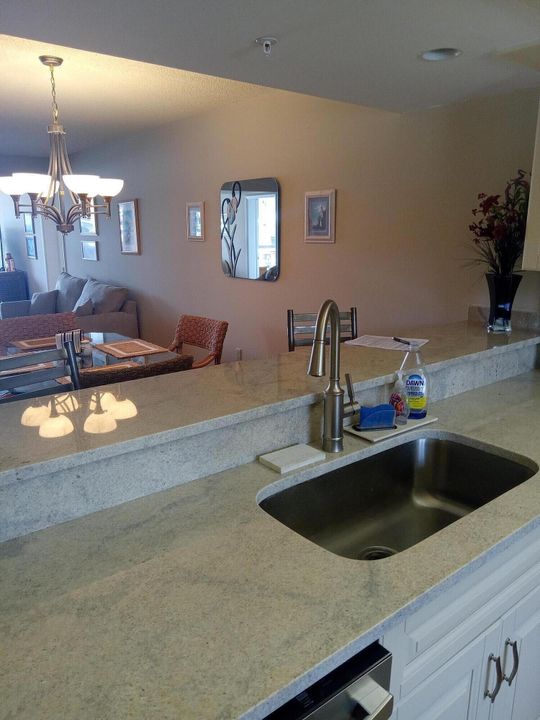 For Rent: $5,500 (2 beds, 2 baths, 1385 Square Feet)