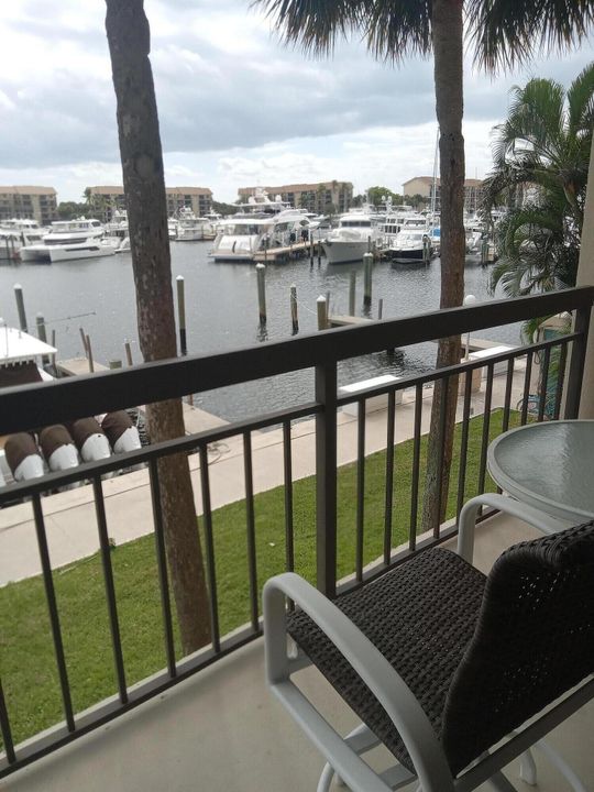 For Rent: $5,500 (2 beds, 2 baths, 1385 Square Feet)