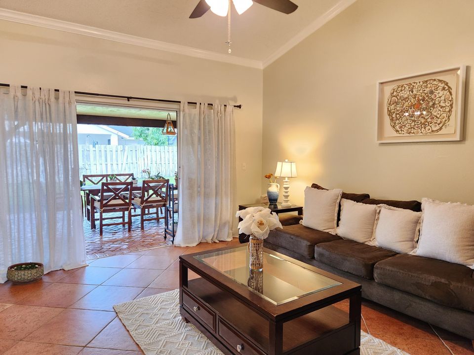 For Sale: $689,000 (3 beds, 2 baths, 1937 Square Feet)