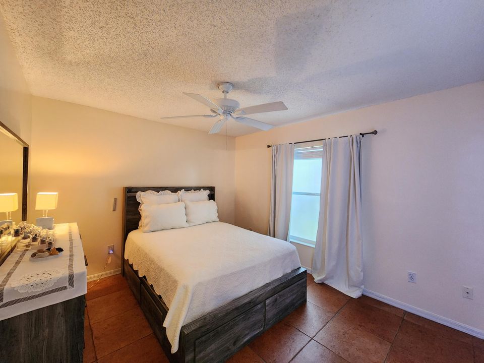 For Sale: $689,000 (3 beds, 2 baths, 1937 Square Feet)