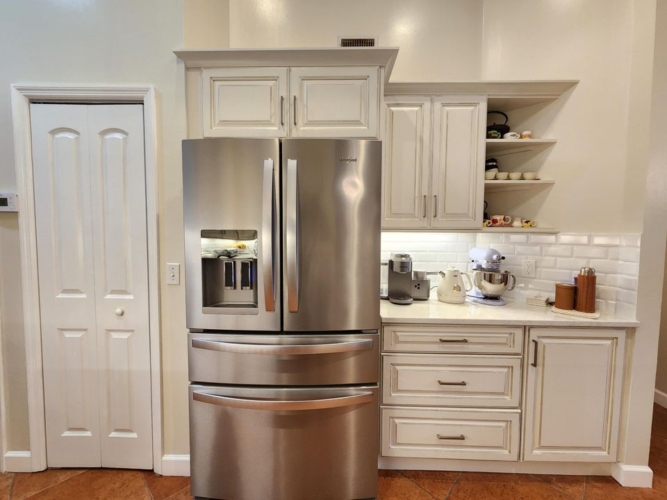 For Sale: $689,000 (3 beds, 2 baths, 1937 Square Feet)