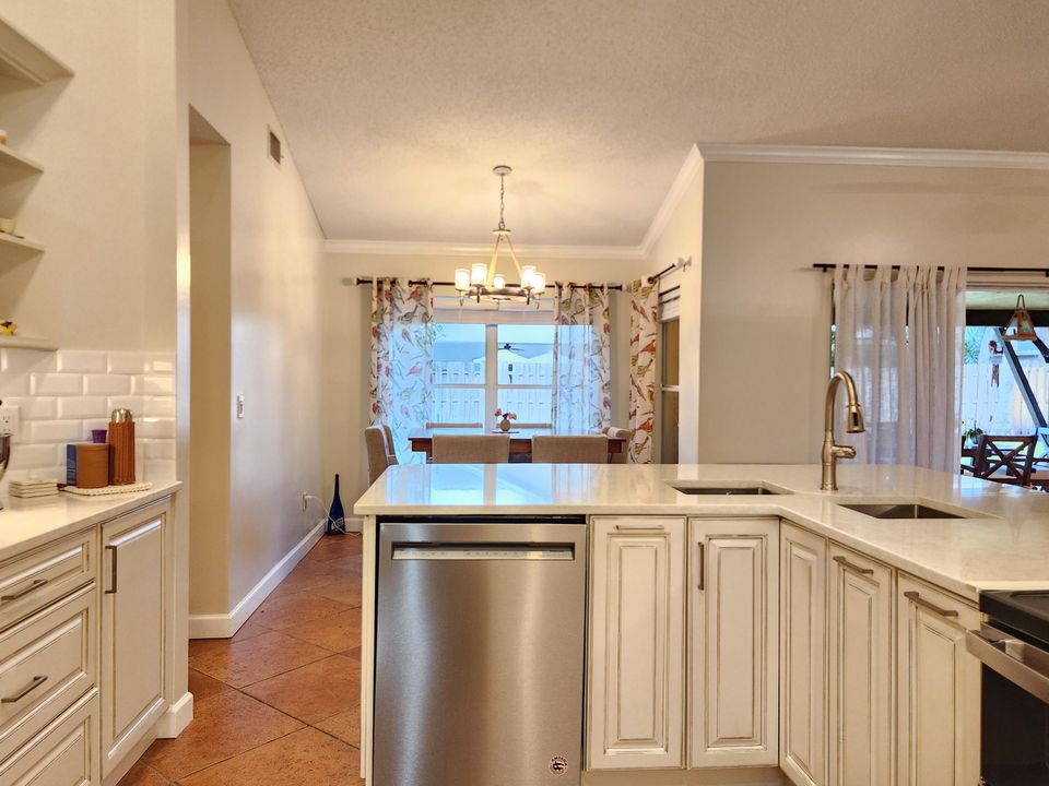 For Sale: $689,000 (3 beds, 2 baths, 1937 Square Feet)