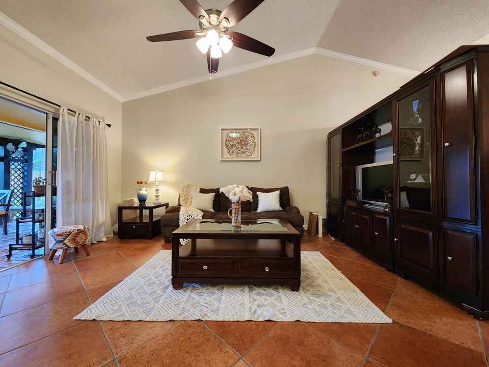 For Sale: $689,000 (3 beds, 2 baths, 1937 Square Feet)